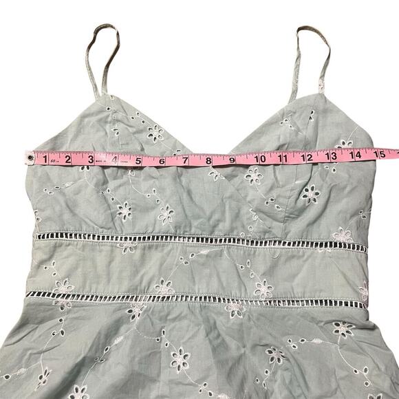 Mi Ami Sage Green Embroidered Eyelet Top Size Small - Picture 3 of 6